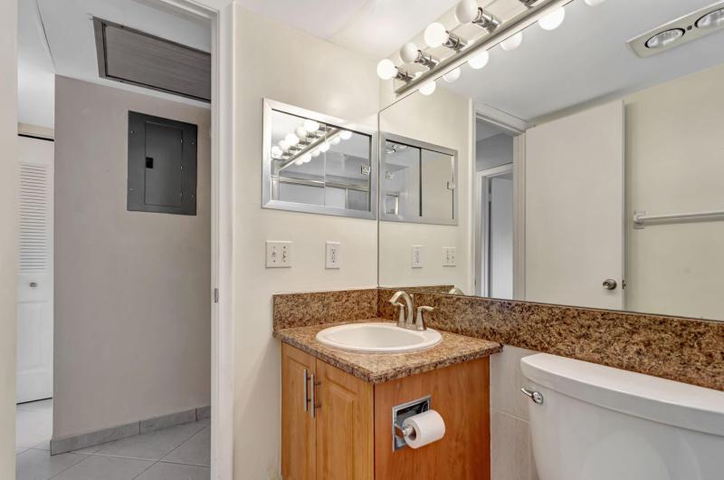  Condo & Townhome Photos