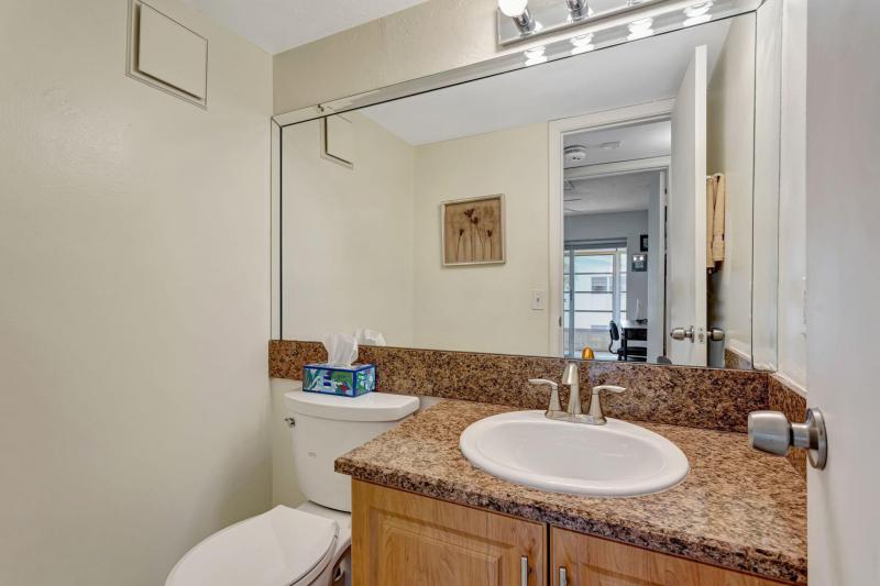  Condo & Townhome Photos