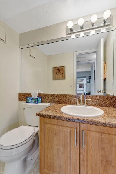  Condo & Townhome Photos