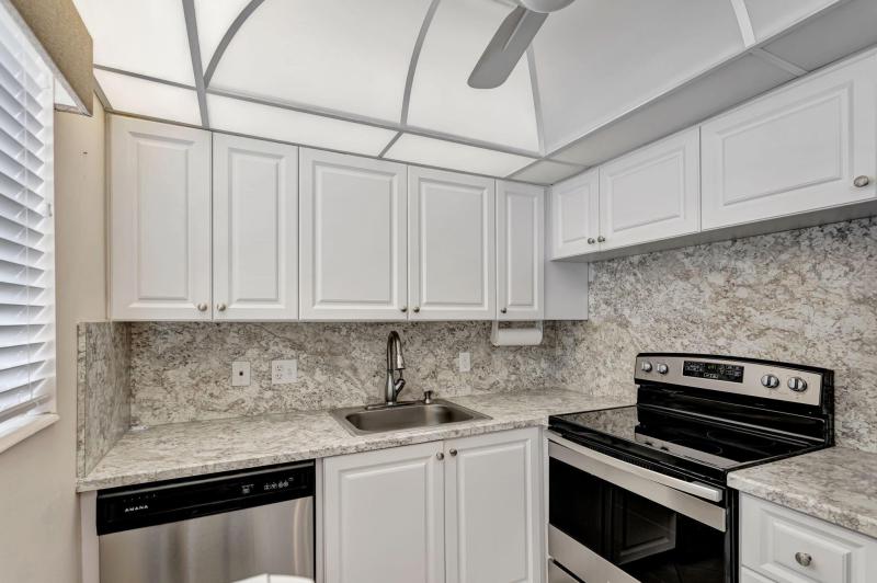  Condo & Townhome Photos
