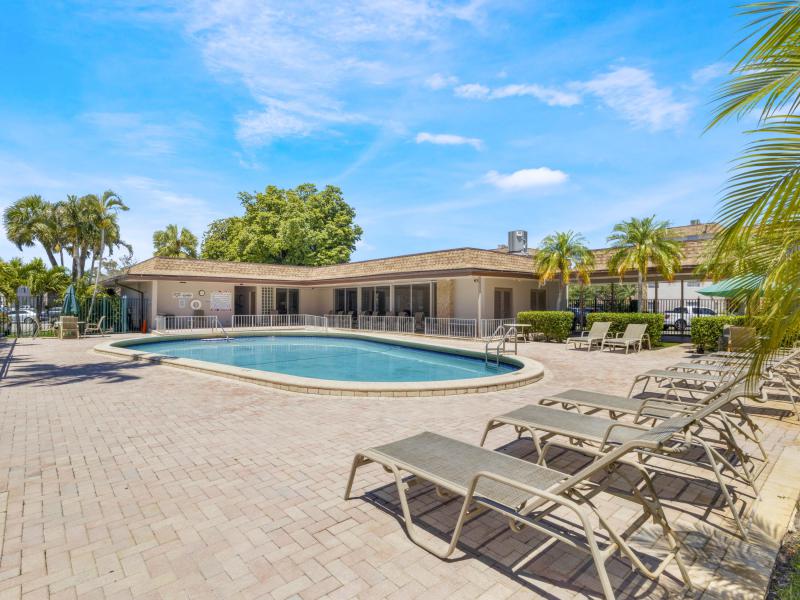  Condo & Townhome Photos