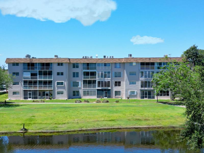  Condo & Townhome Photos