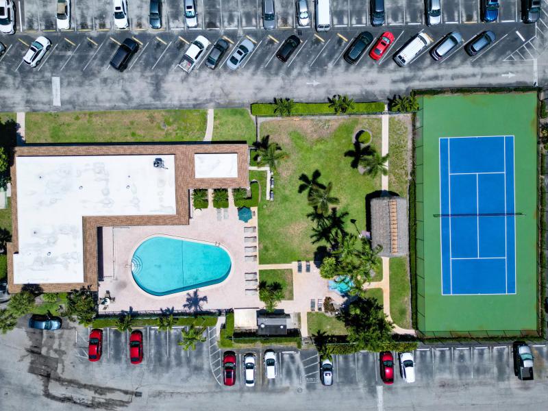  Condo & Townhome Photos