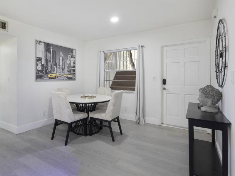  Condo & Townhome Photos