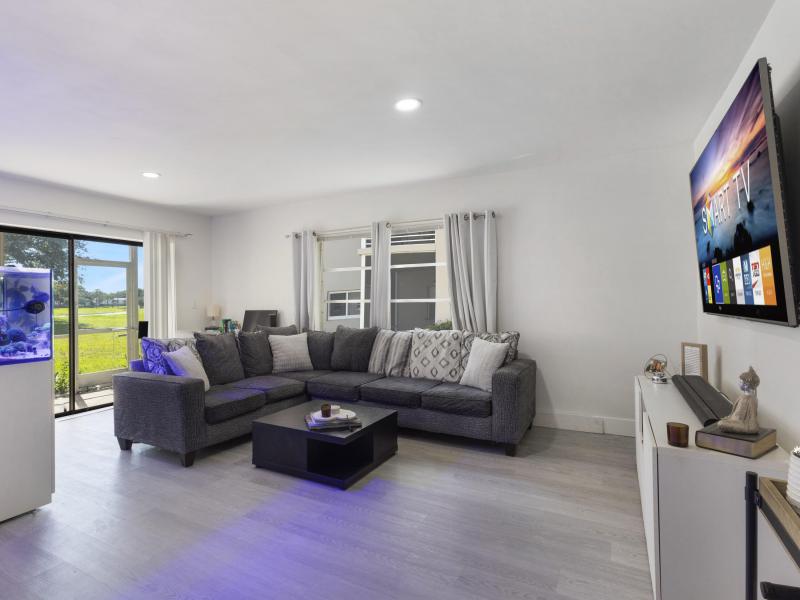  Condo & Townhome Photos