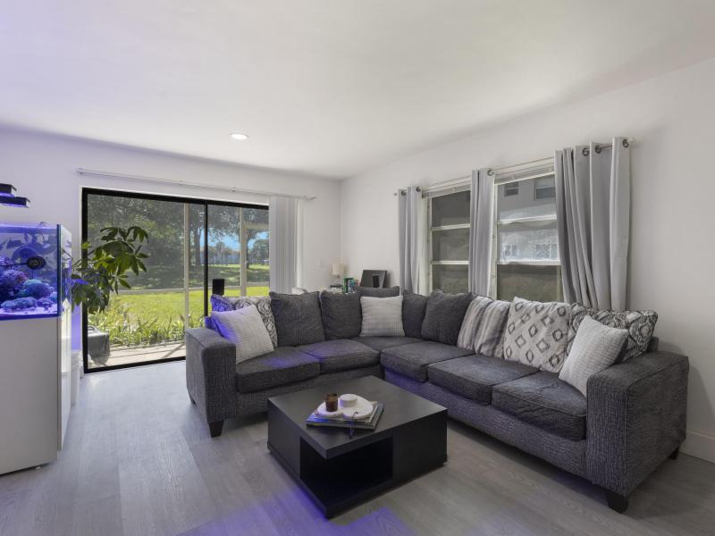  Condo & Townhome Photos