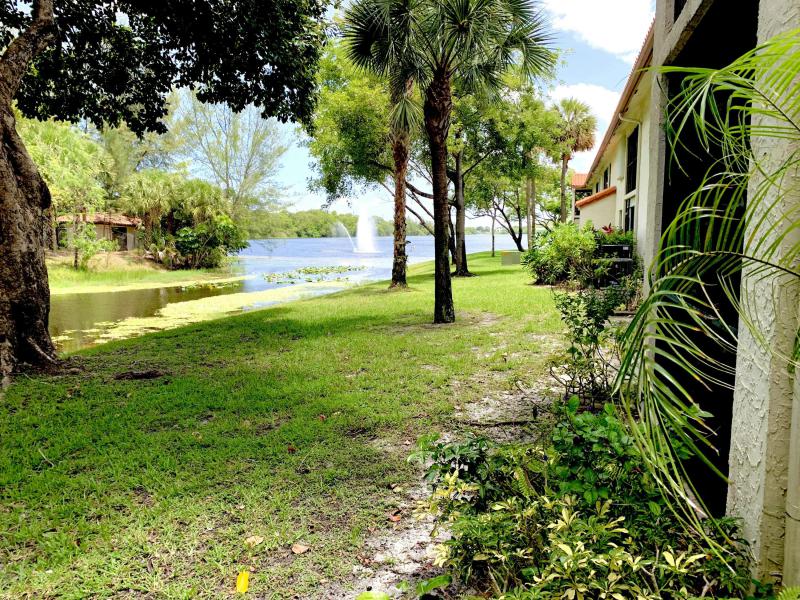  Condo & Townhome Photos