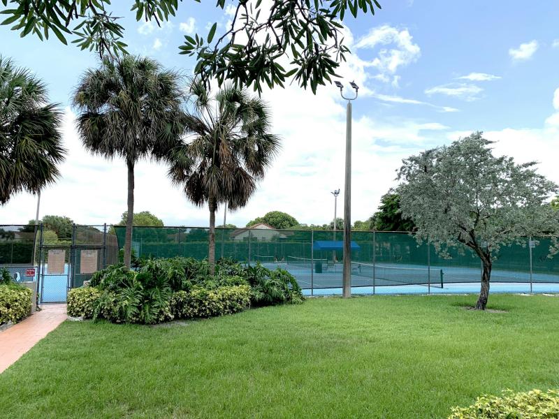  Condo & Townhome Photos