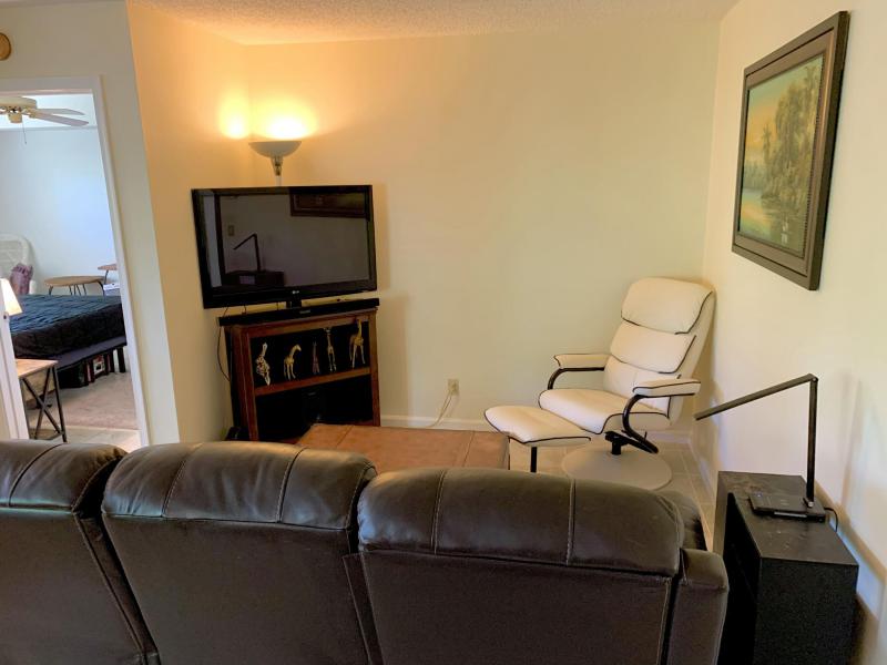  Condo & Townhome Photos