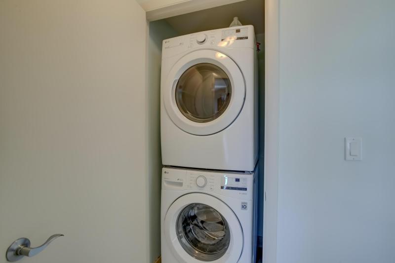  Condo & Townhome Photos
