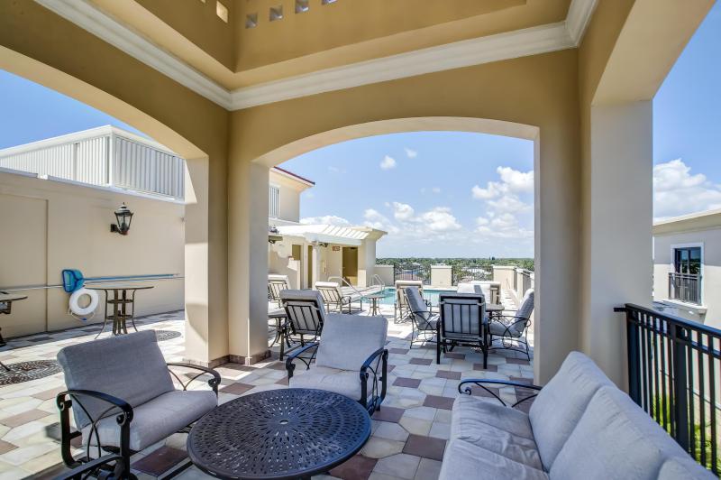  Condo & Townhome Photos