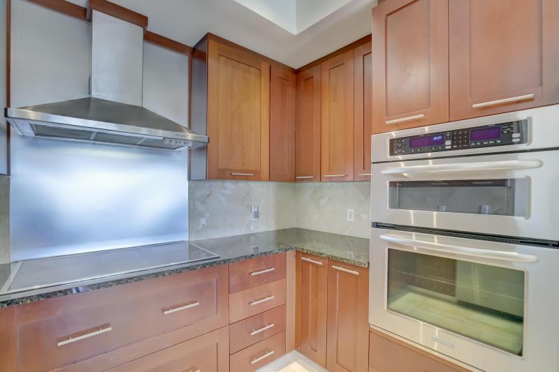  Condo & Townhome Photos