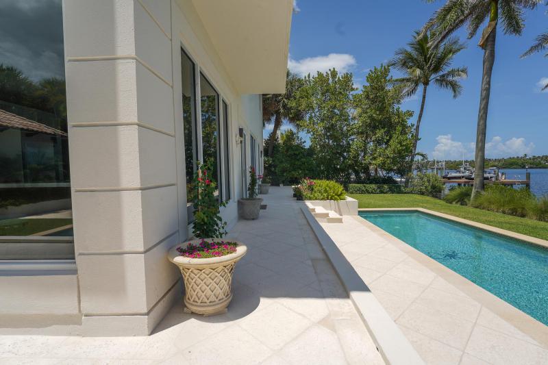  Single Family Homes Photo 51:  Manalapan,  FL 33462