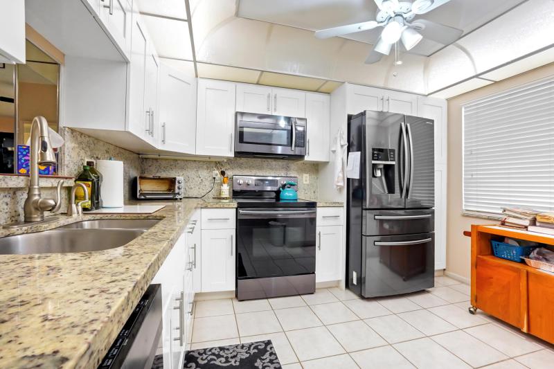  Condo & Townhome Photos