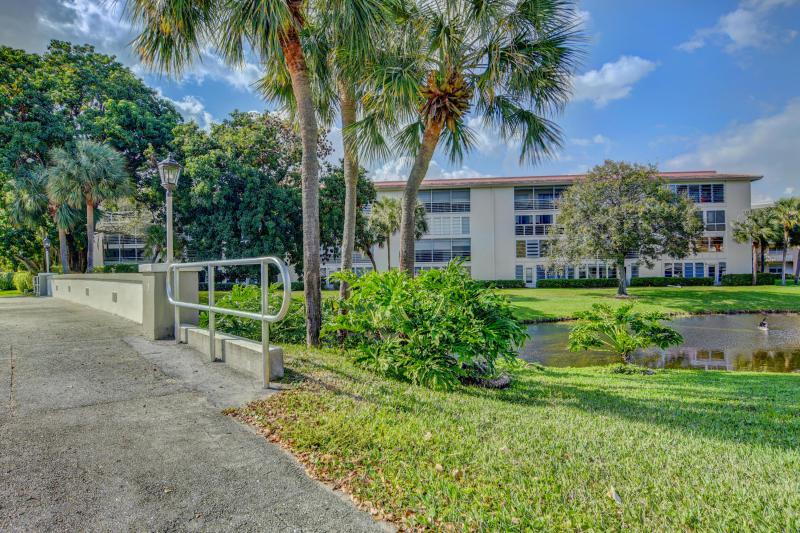  Condo & Townhome Photos