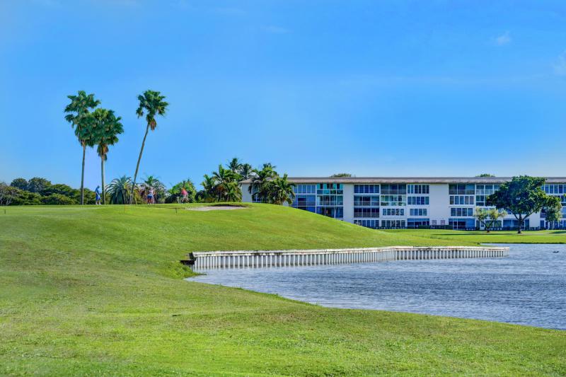  Condo & Townhome Photos