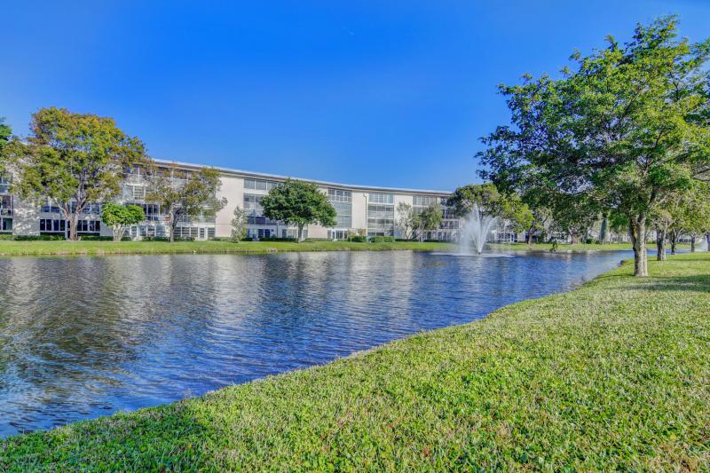  Condo & Townhome Photos