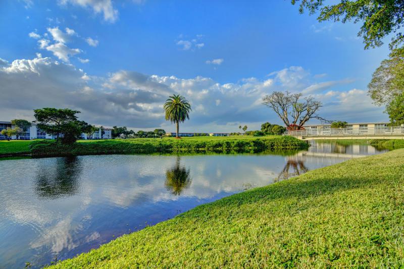  Condo & Townhome Photos