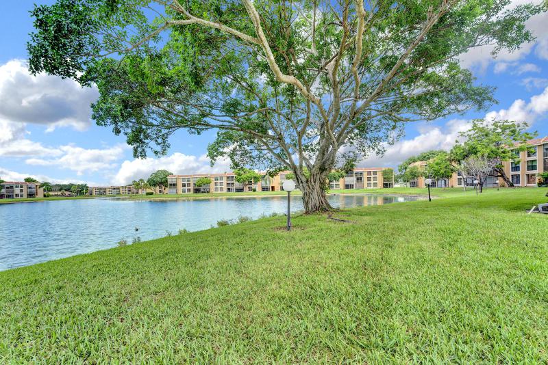  Condo & Townhome Photos