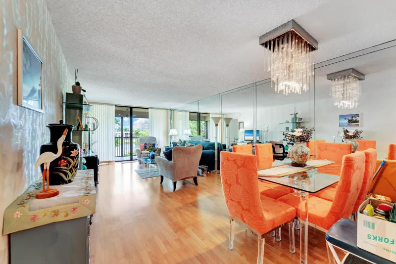 Condo & Townhome Photos