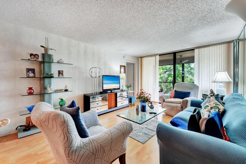  Condo & Townhome Photos