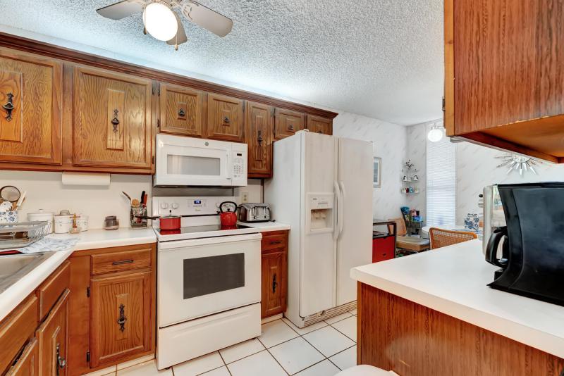  Condo & Townhome Photos