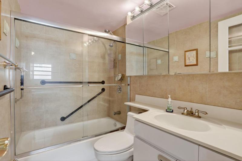  Condo & Townhome Photos