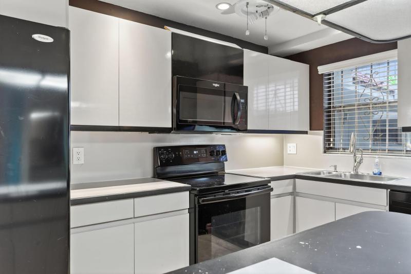  Condo & Townhome Photos