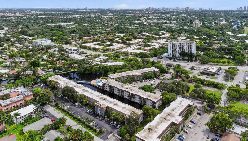  Condo & Townhome Photos