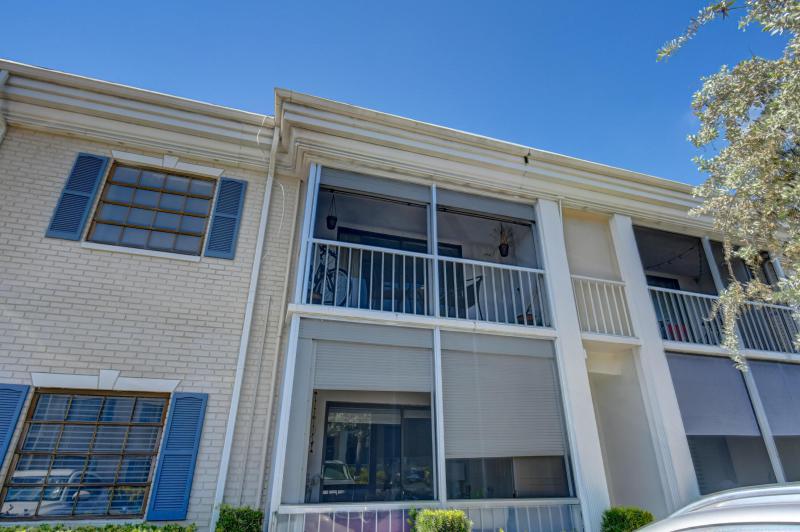  Condo & Townhome Photos