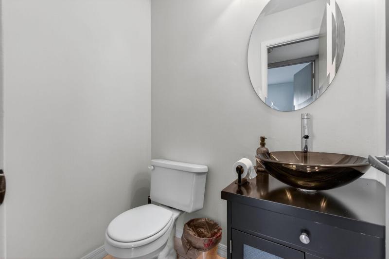  Condo & Townhome Photos