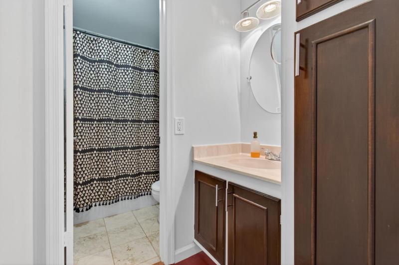  Condo & Townhome Photos