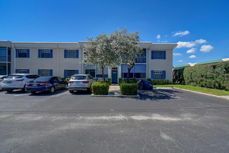  Condo & Townhome Photos