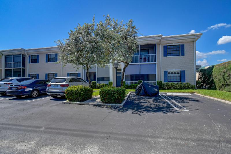  Condo & Townhome Photos