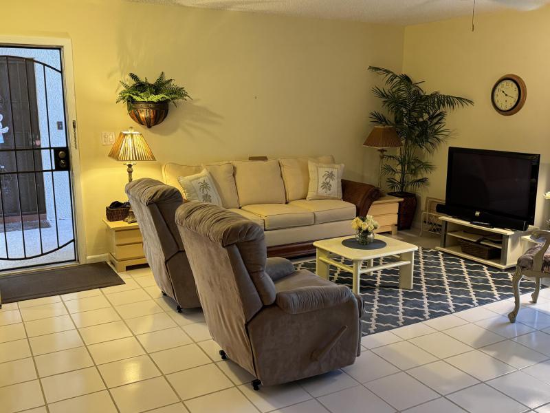  Condo & Townhome Photos