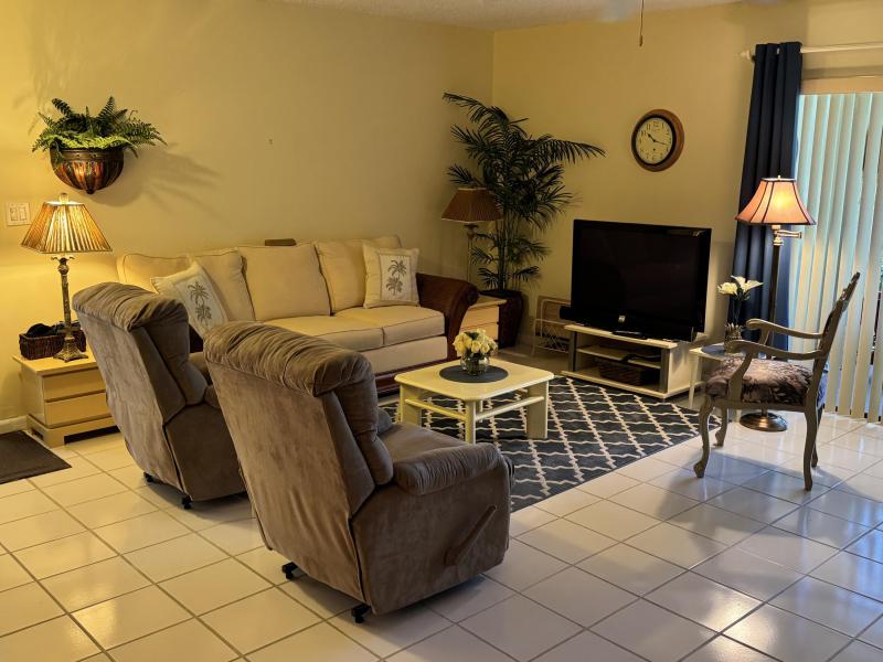  Condo & Townhome Photos