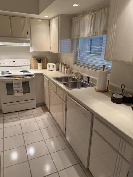 Condo & Townhome Photos