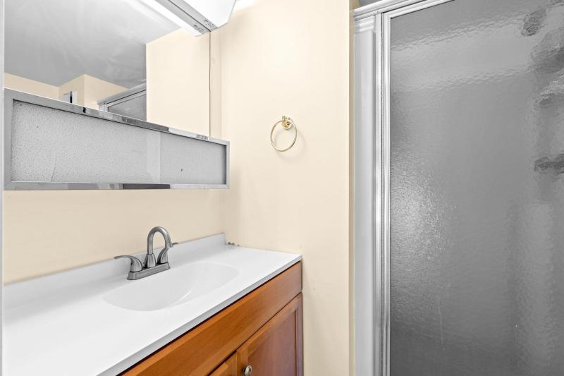  Condo & Townhome Photos