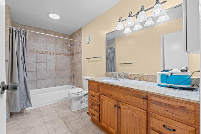  Condo & Townhome Photos