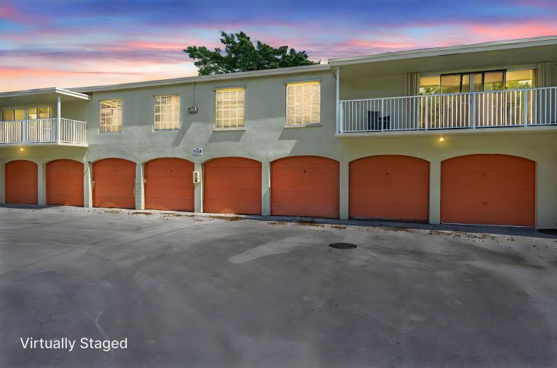  Condo & Townhome Photos