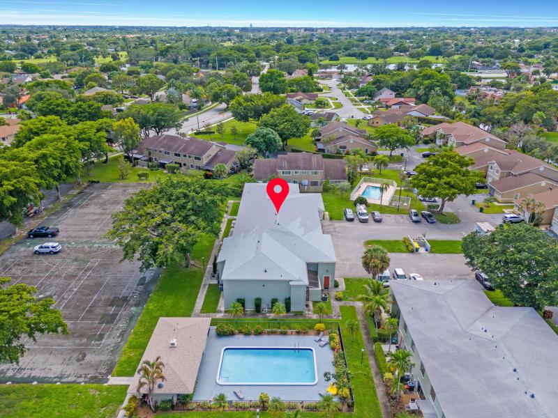 Condo & Townhome Photos