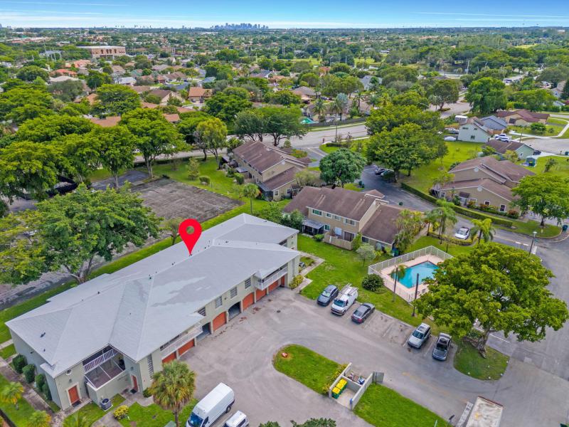  Condo & Townhome Photos