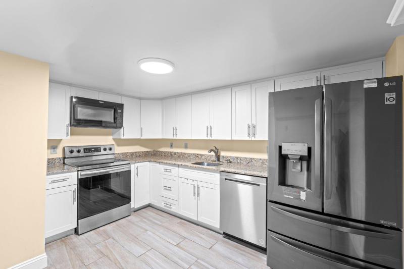  Condo & Townhome Photos