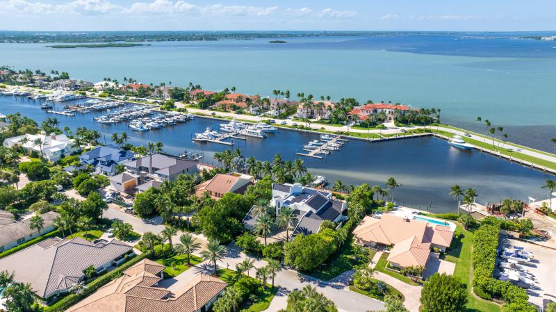  Single Family Homes Photo 12:  Stuart,  FL 34996