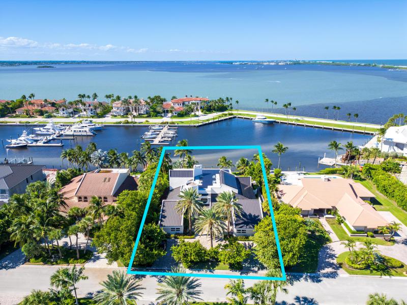  Single Family Homes Photo 9:  Stuart,  FL 34996