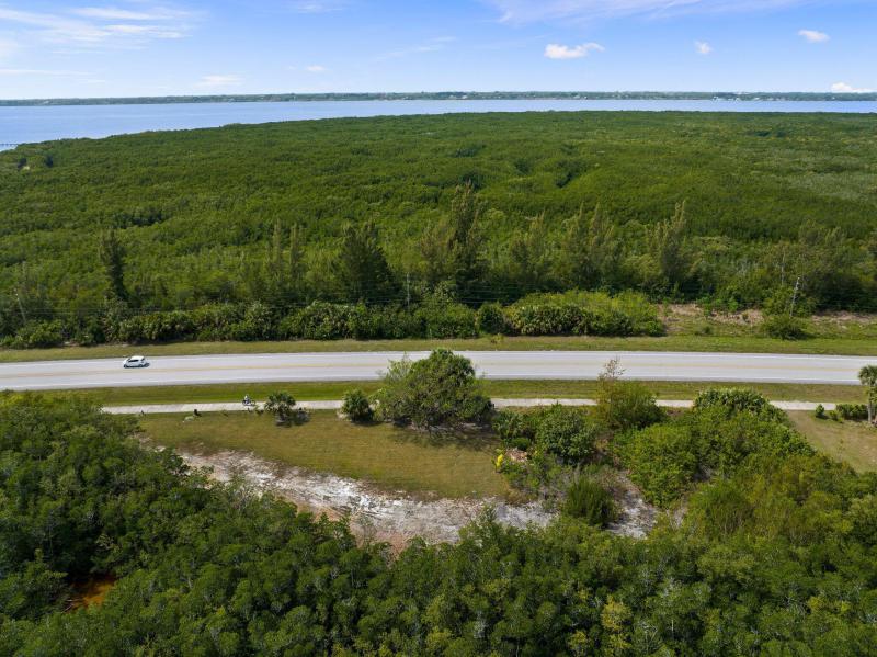  Commercial & Industrial Land Images 