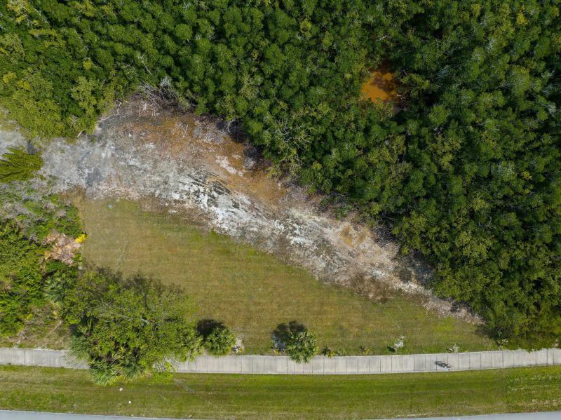  Commercial & Industrial Land Images 