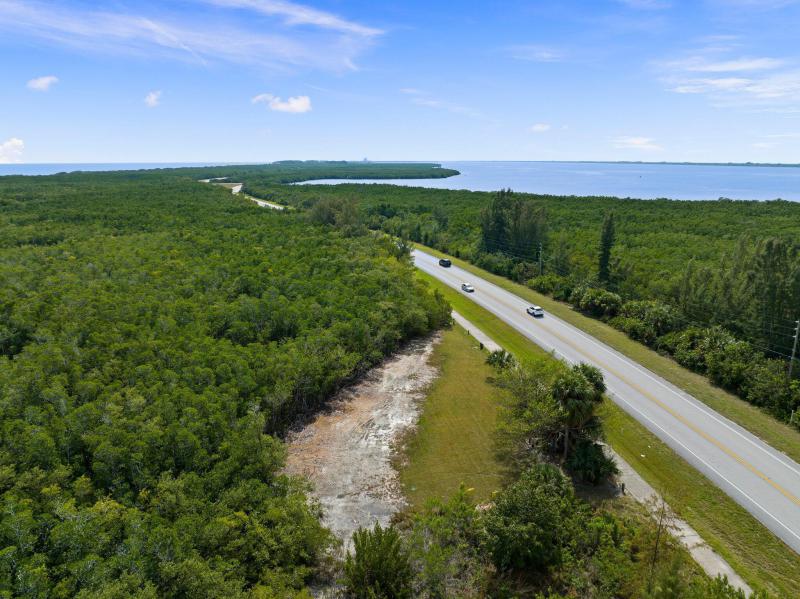  Commercial & Industrial Land Images 