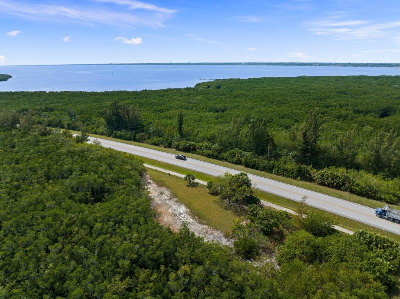  Commercial & Industrial Land Images 