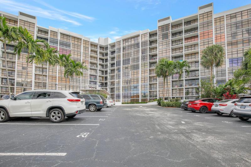  Condo & Townhome Photos